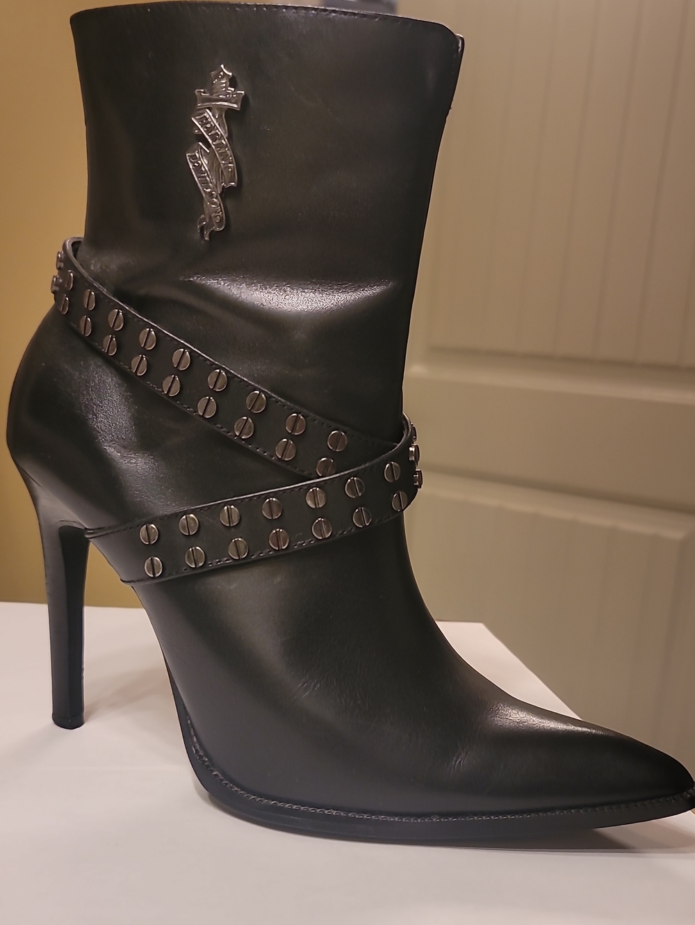 Rare Desiree Edition)Harley Davidson Size 8 Black Leather 4 inch Stiletto Heels